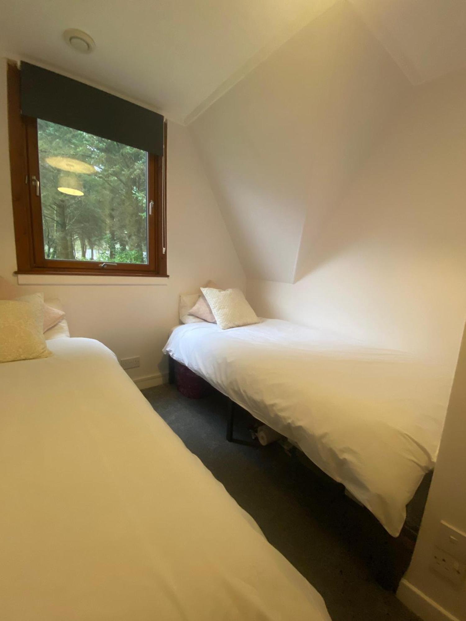 The Triangle Lodge Invergarry Esterno foto